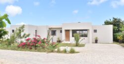 Luxury 3 bedroom Bungalows with Excelllent finishes near the beach