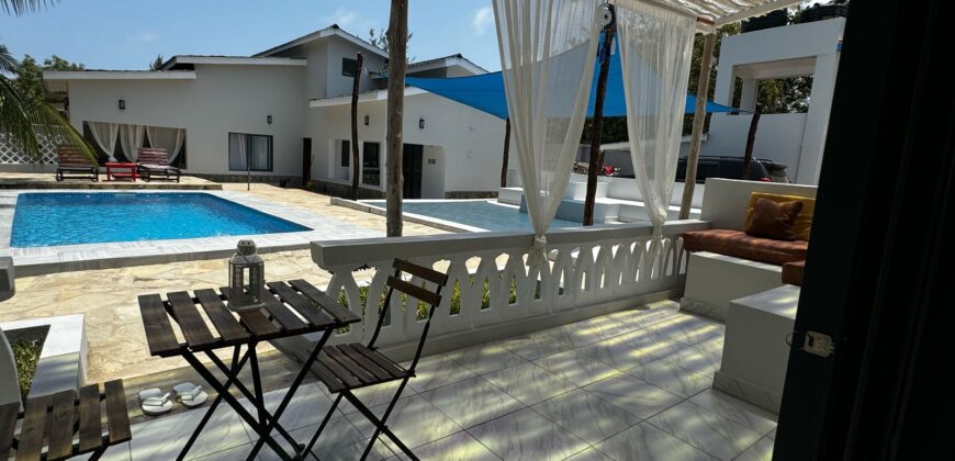 Luxury 3rd row Diani Beach House With Swimming Pool