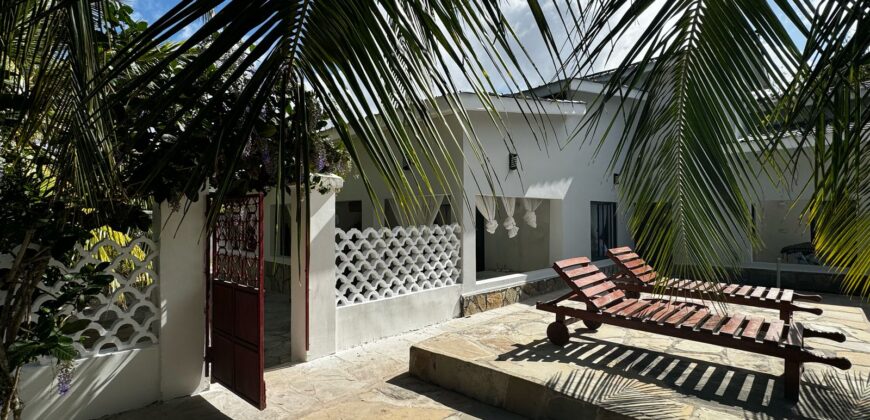 Luxury 3rd row Diani Beach House With Swimming Pool