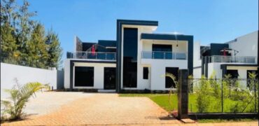 Luxury 5 bedroom Mansion With Excellent Finishes