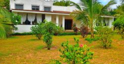 Magnificent 6 bedroom House Near The Ocean
