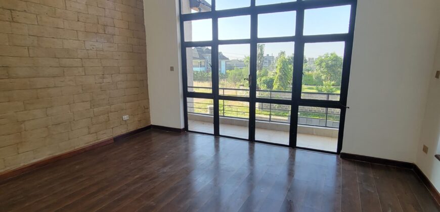 Elegant 4 bedroom All On suite House With Excellent Finishes