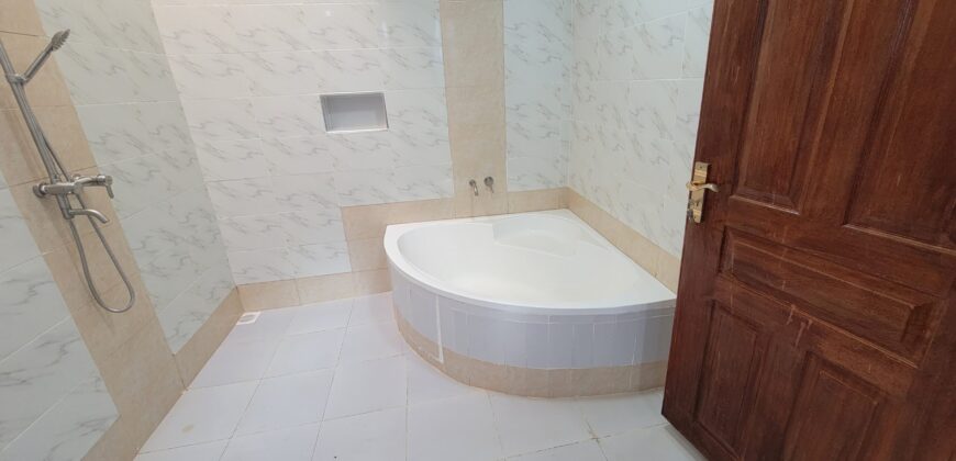 Elegant 4 bedroom All On suite House With Excellent Finishes