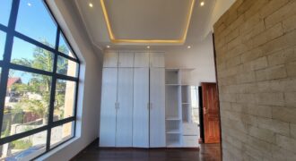 Elegant 4 bedroom All On suite House With Excellent Finishes