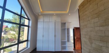 Elegant 4 bedroom All On suite House With Excellent Finishes