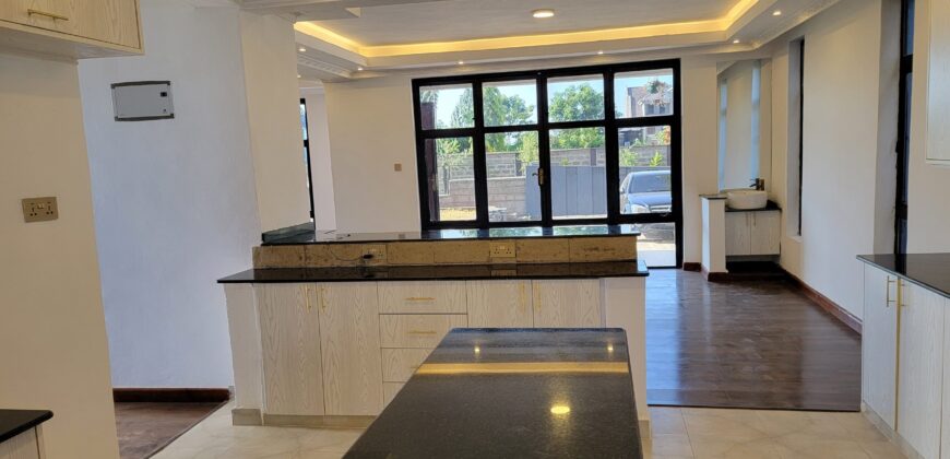 Elegant 4 bedroom All On suite House With Excellent Finishes