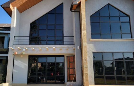 Elegant 4 bedroom All On suite House With Excellent Finishes