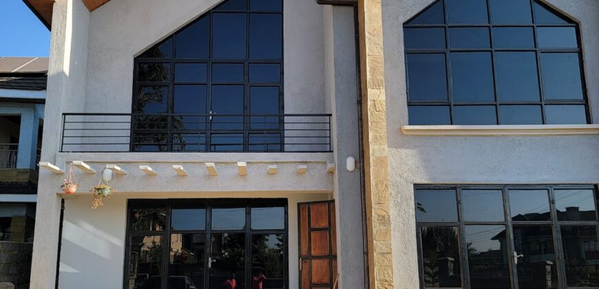 Elegant 4 bedroom All On suite House With Excellent Finishes