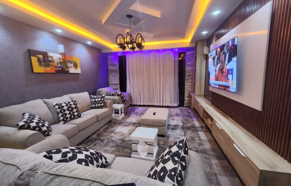 Luxury Spacious 3 bedroom Apartment Facing The Sea