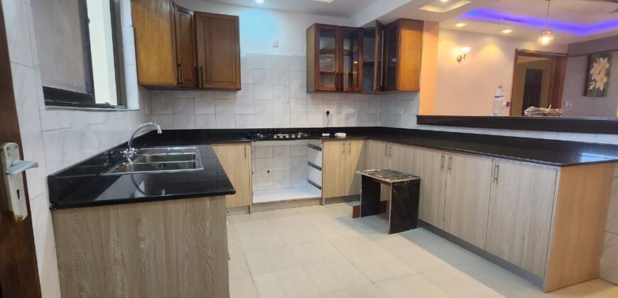 Luxury Spacious 3 bedroom Apartment Facing The Sea