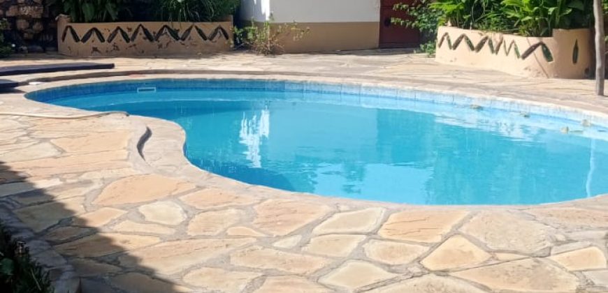 3 bedroom House With Swimming Pool