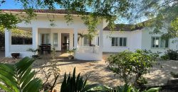 Clean Elegant 3 bedroom House near the Beach