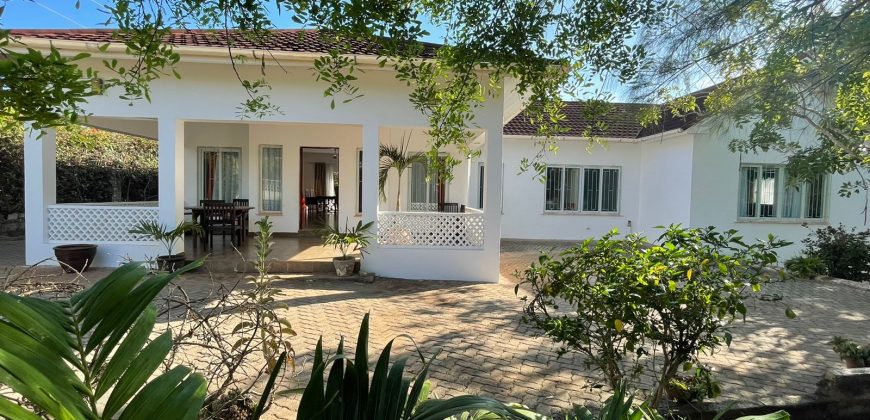 Clean Elegant 3 bedroom House near the Beach