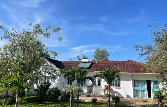 Clean Elegant 3 bedroom House near the Beach