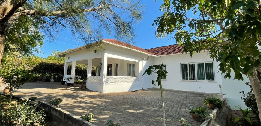 Clean Elegant 3 bedroom House near the Beach