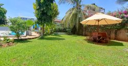 Exquisite 4 bedroom All Ensuite House with a Swimming Pool