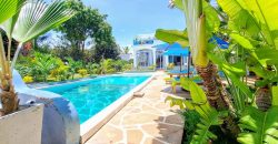 Exquisite 4 bedroom All Ensuite House with a Swimming Pool