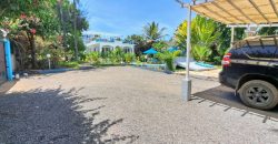 Exquisite 4 bedroom All Ensuite House with a Swimming Pool