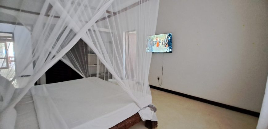 Exquisite 4 bedroom All Ensuite House with a Swimming Pool