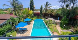 Exquisite 4 bedroom All Ensuite House with a Swimming Pool