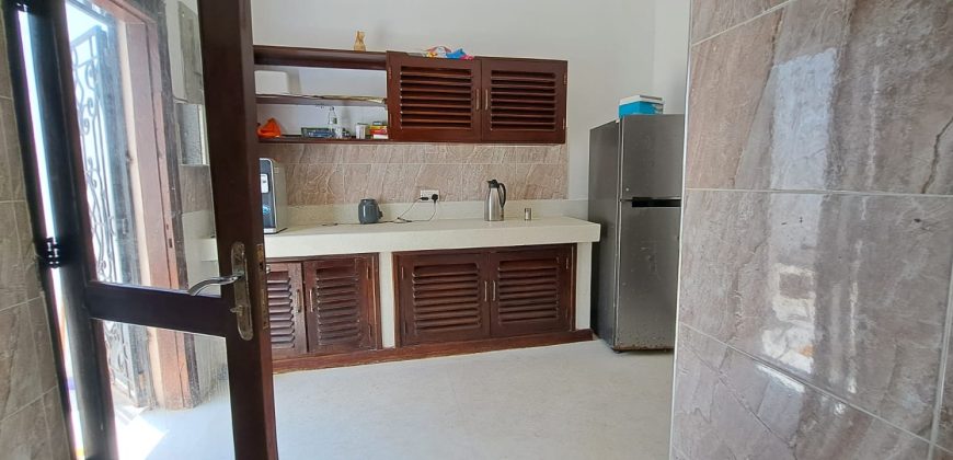 Exquisite 4 bedroom All Ensuite House with a Swimming Pool