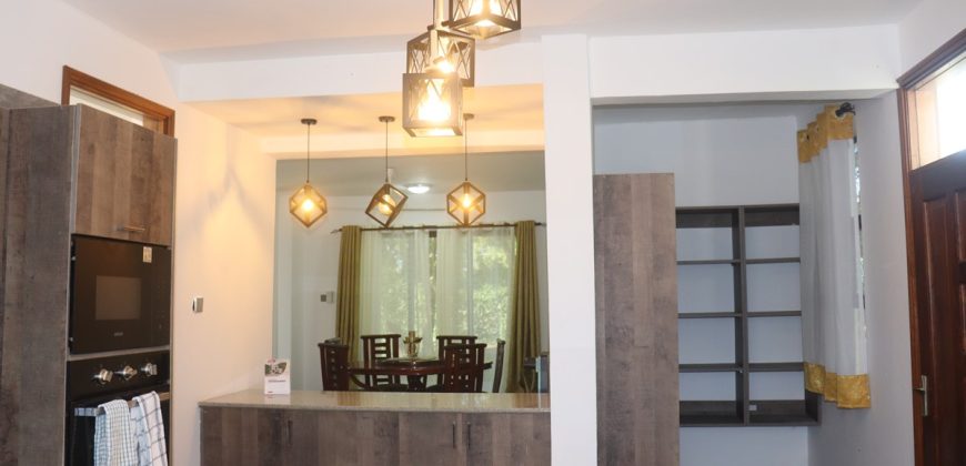 Modern Beautiful 4 bedroom Homes Near The Sea