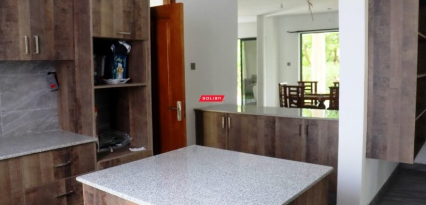 Modern Beautiful 4 bedroom Homes Near The Sea
