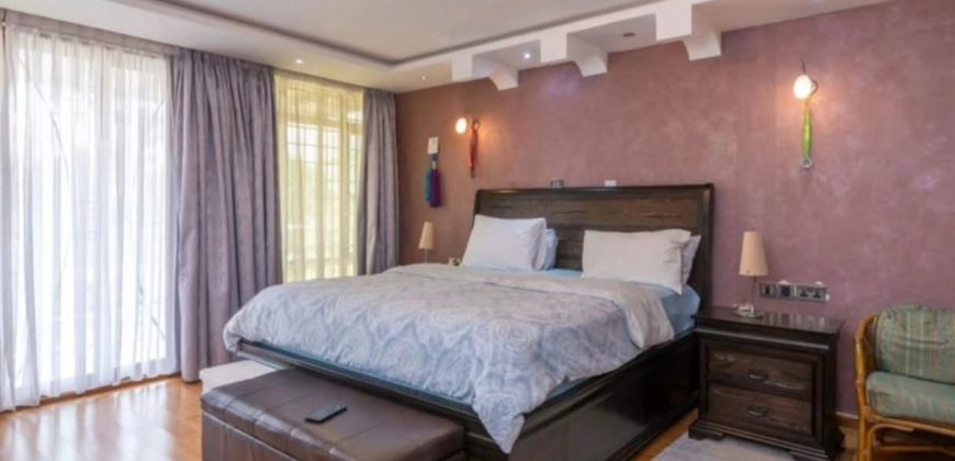 5 Bedroom Plus Dsq Townhouse