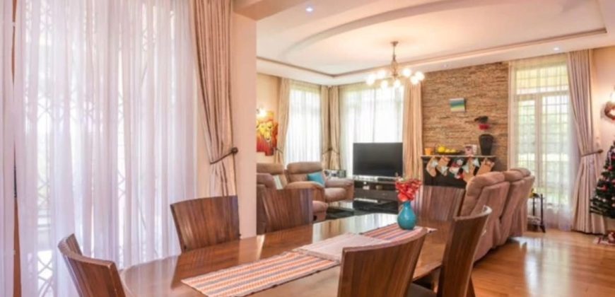 5 Bedroom Plus Dsq Townhouse