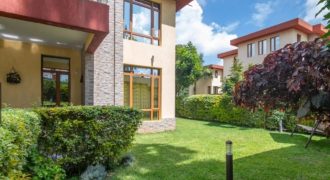 5 Bedroom Plus Dsq Townhouse