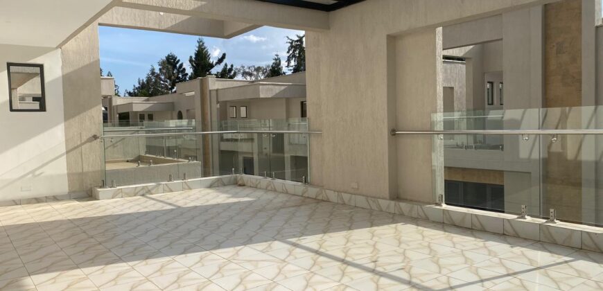 Luxurious Modern 6 Bedroom All En-suite Villas