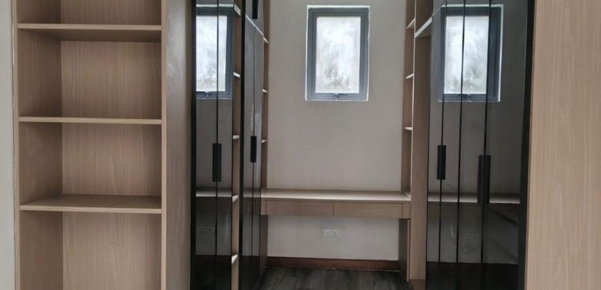 Luxurious Modern 6 Bedroom All En-suite Villas