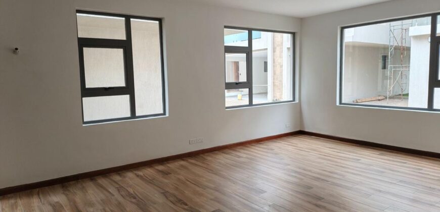 Luxurious Modern 6 Bedroom All En-suite Villas
