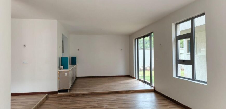 Luxurious Modern 6 Bedroom All En-suite Villas