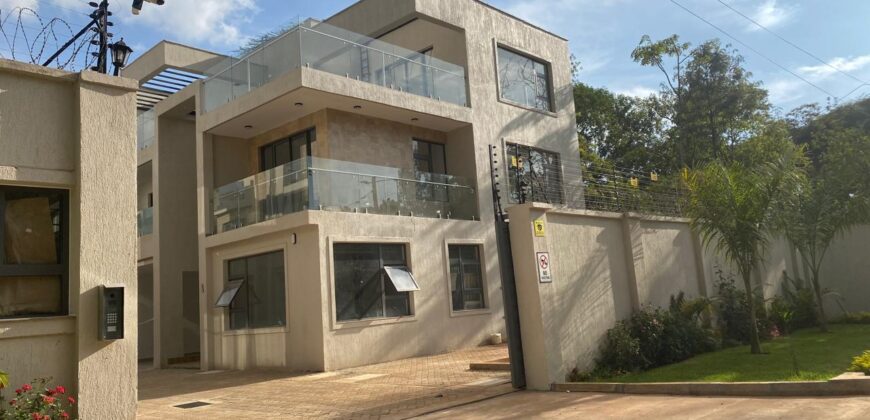 New Ready to Move in Luxury Villa in Lavington