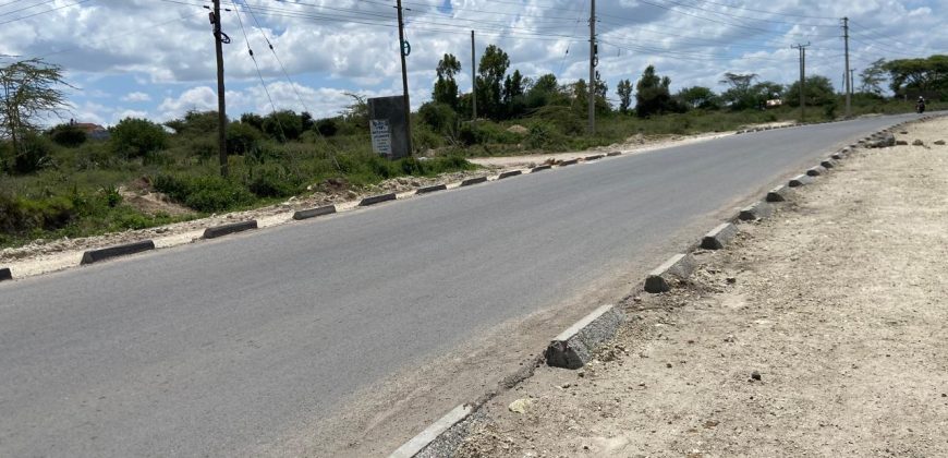 Prime Land Touching Tarmac Arthi River