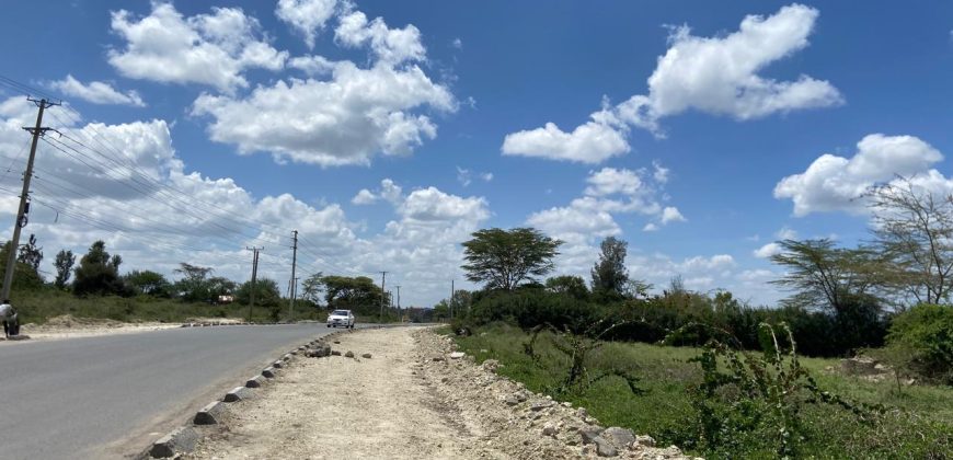 Prime Land Touching Tarmac Arthi River