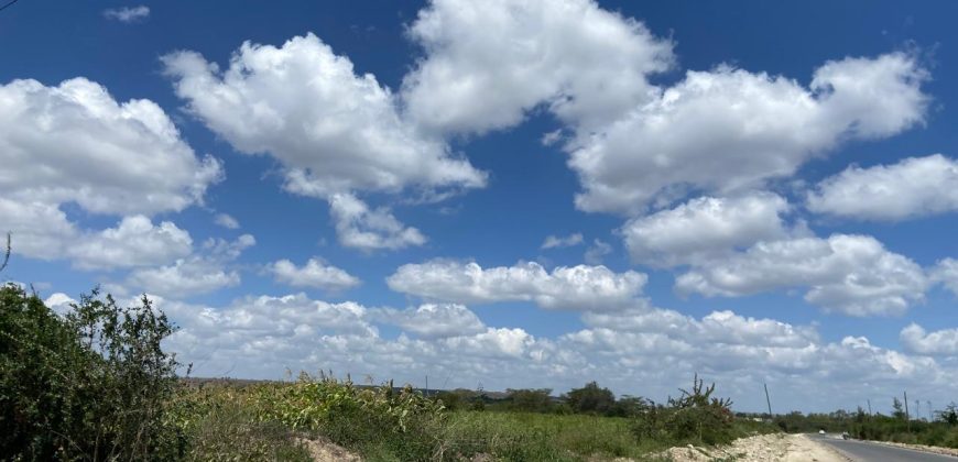 Prime Land Touching Tarmac Arthi River