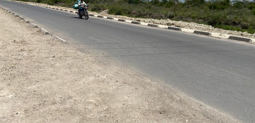 Prime Land Touching Tarmac Arthi River