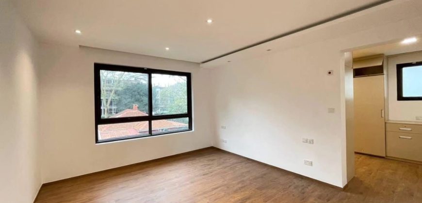 Timeless Elegant 4 Bedroom Town House