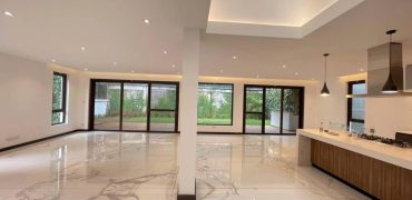 Timeless Elegant 4 Bedroom Town House