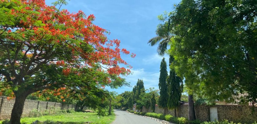 Stunning 3 Bedroom 1st row Beach Villa For Sale