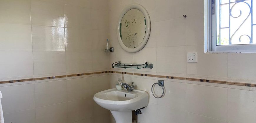 Stunning 3 Bedroom 1st row Beach Villa For Sale