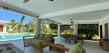 Luxury Villa With a Large Private Pool For Sale in Watamu