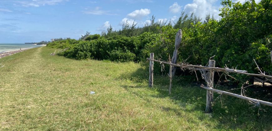 Prime 1 Acre Beach Front For Sale in Vipingo