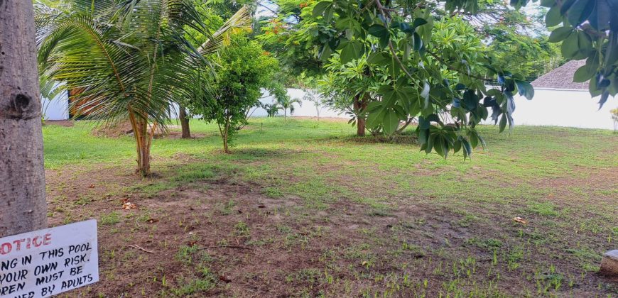 Luxury 5 bedroom House First Row – Diani Beach