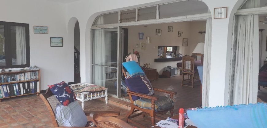 Luxury 5 bedroom House First Row – Diani Beach