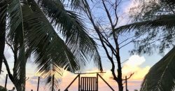 Spacious 5 bedroom with direct Ocean access