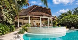 Spacious 5 bedroom with direct Ocean access